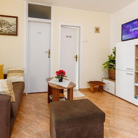 Apartment Zalac スルニュ エクステリア 写真